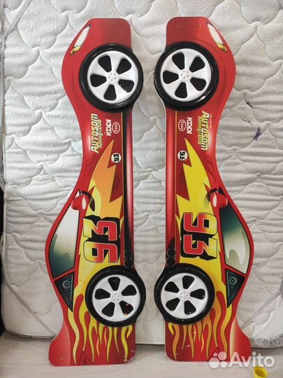 Детская кровать машина