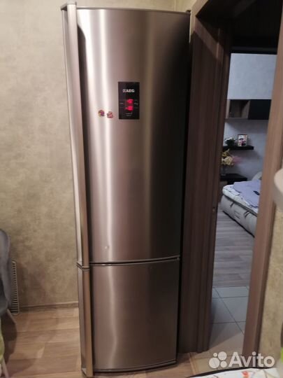 Холодильник AEG