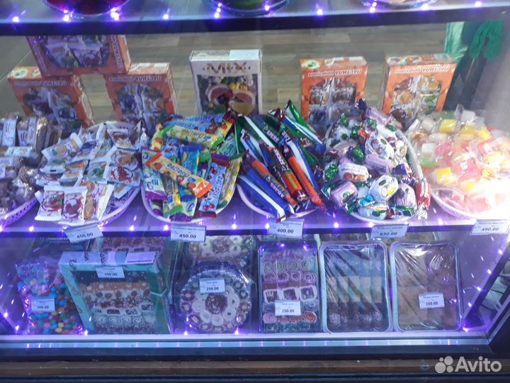 Орехи сухофрукты и сладости