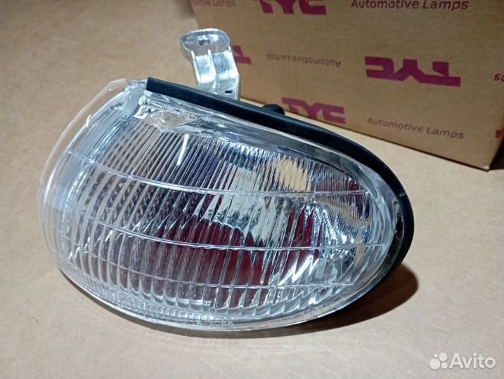 Поворотник левый Hyundai Lantra 93-95
