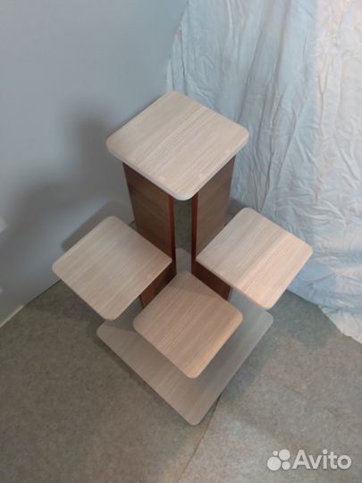 Подставка под цветы напольная