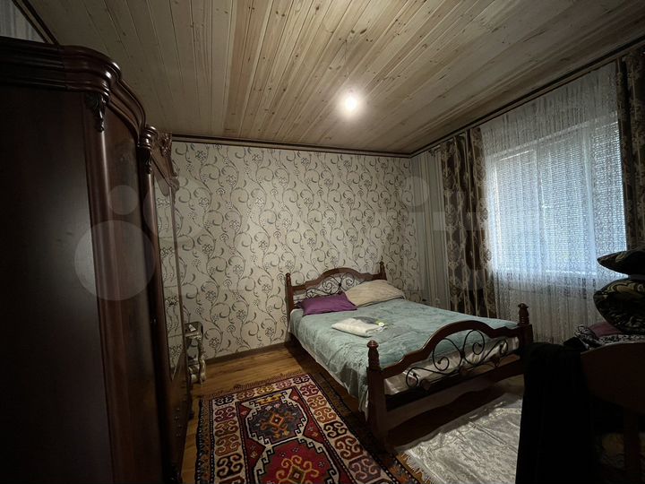 Дом 196 м² на участке 6 сот.