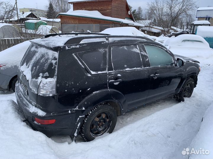 Mitsubishi Outlander 2.0 CVT, 2012, битый, 130 000 км