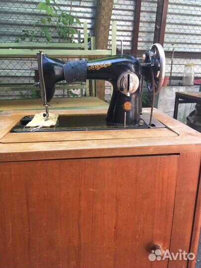 Швейная машина пмз им Калинина с тумбой