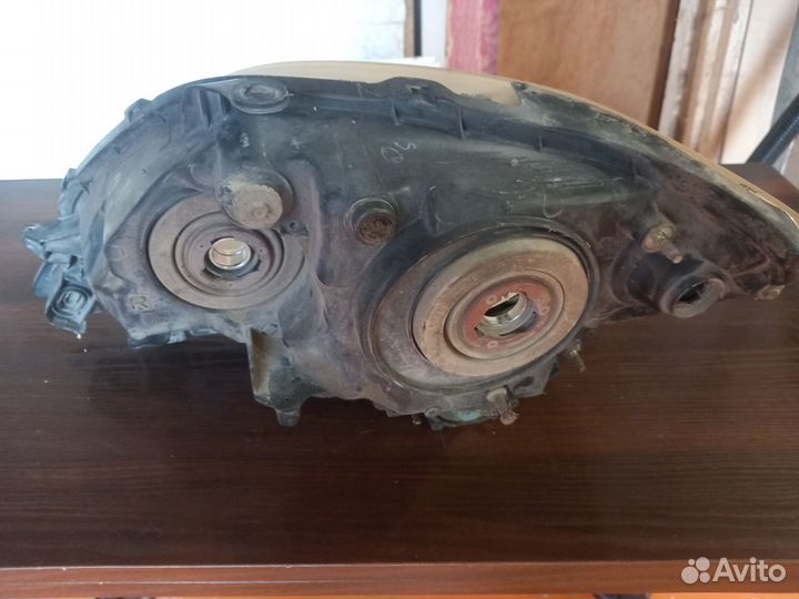 Продам фару lexus