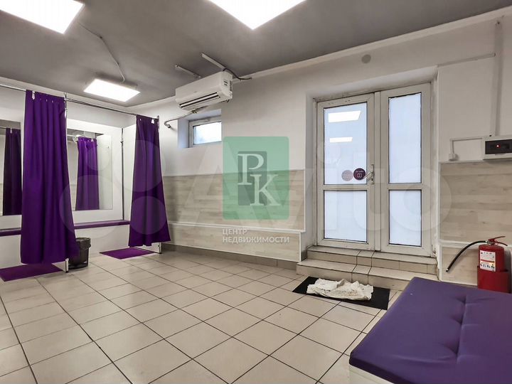 Помещение 106,5 м2 на первой линии Острякова