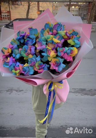 Букет из радужных роз