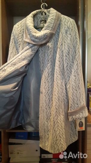 Продам пальто женское демисезонное