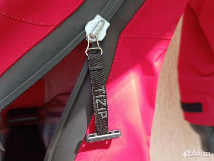 Сухой гидрокостюм для водных видов спорта