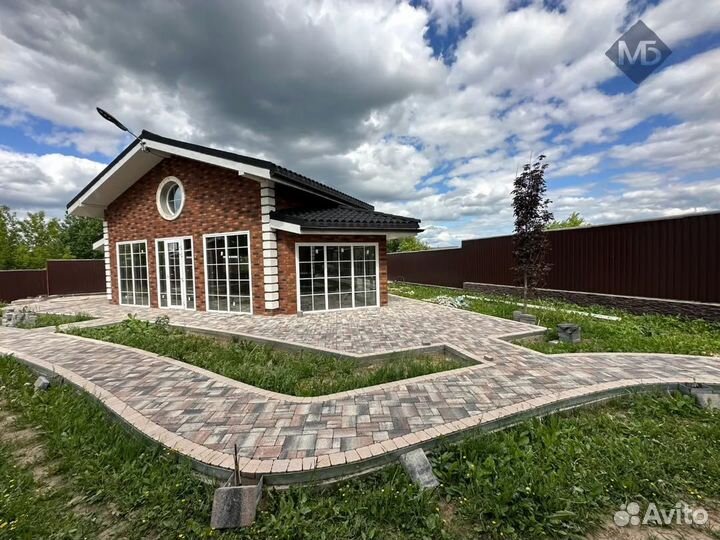 Укладка тротуарной плитки / брусчатки / Под ключ