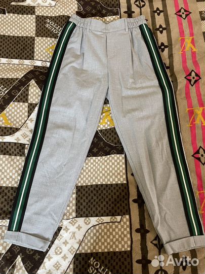 Брюки серые Bershka женские с зелеными лампасами S