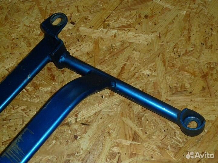 Распорка передняя нижн. cusco Subaru Impreza 2001г