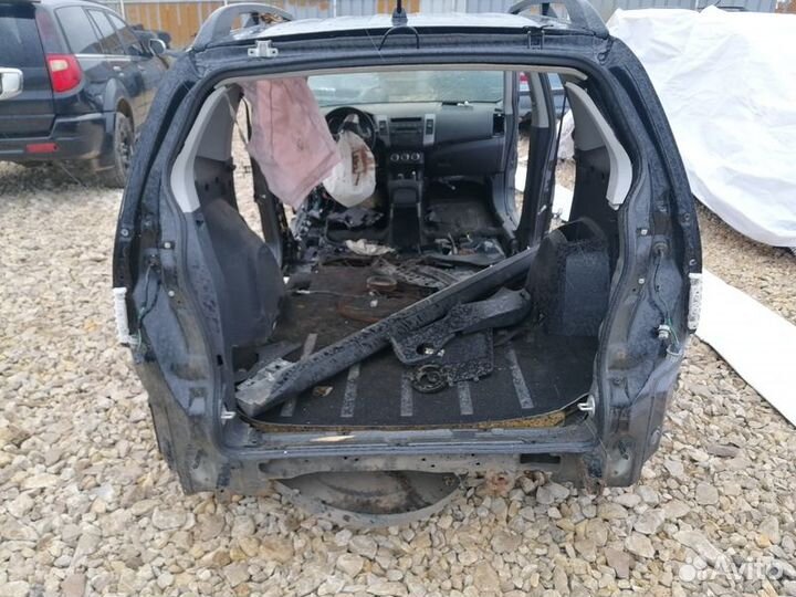 Задняя часть кузова Mitsubishi Outlander 2 (XL)