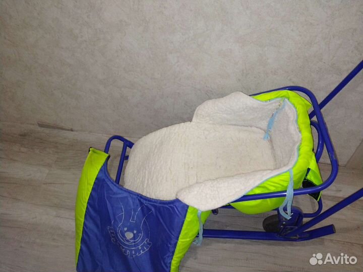 Детские санки на колесах