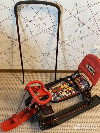 Снегокат с ручкой и колесами