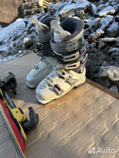 Горнолыжные ботинки