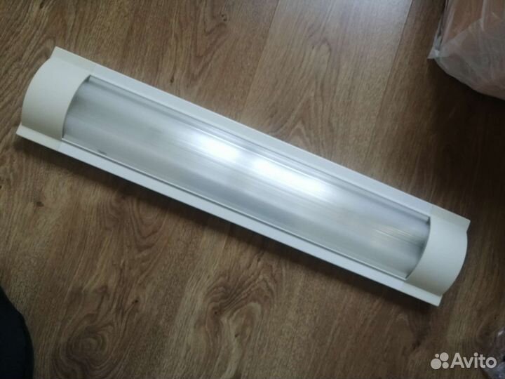 Светильник люминисцентный новый