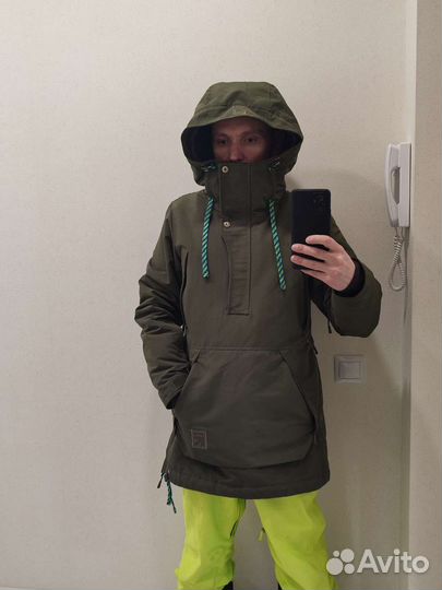 Сноубордическая куртка