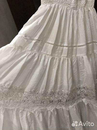 Длинное платье в пол белое