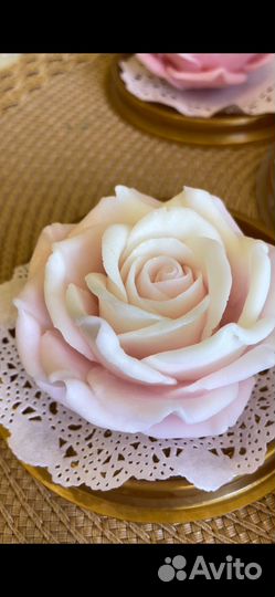 Мыльная ароматная роза в куполе