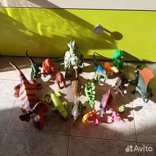 Набор динозавров и животных