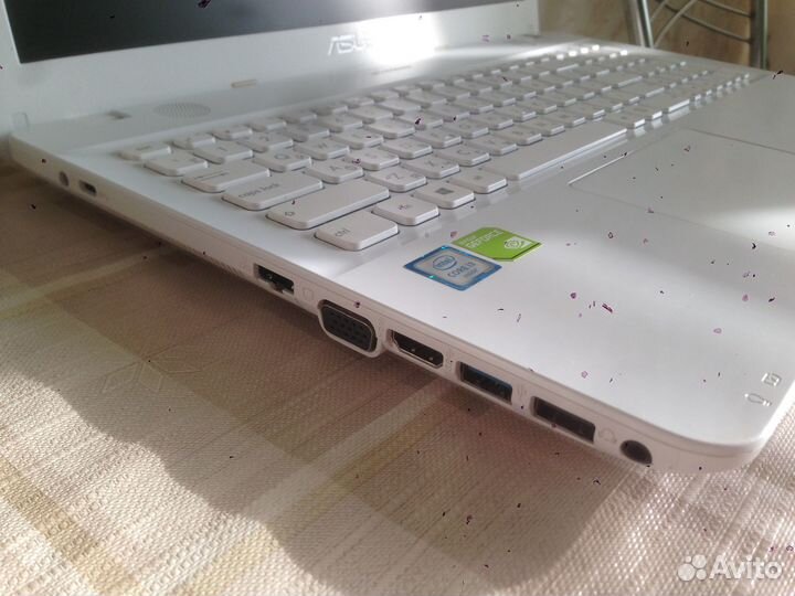 Ноутбук Asus R541U