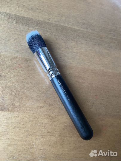 Кисть MAC 130 sh дуофибра для макияжа лица