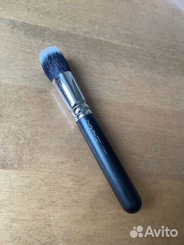 Кисть MAC 130 sh дуофибра для макияжа лица