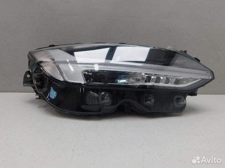 Фара правая Volvo S90