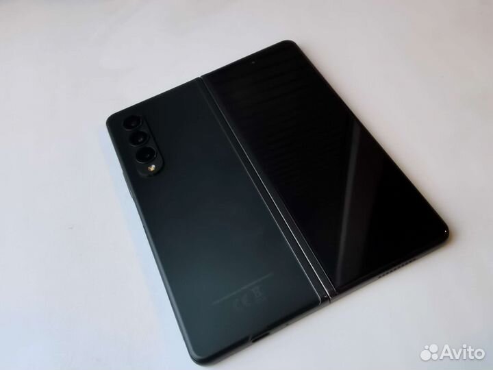Samsung galaxy z fold 3