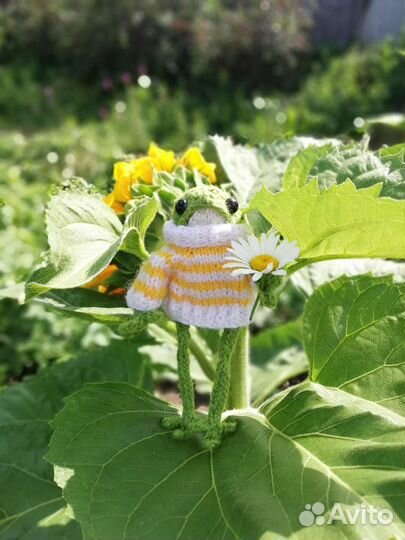 Игрушка лягушка