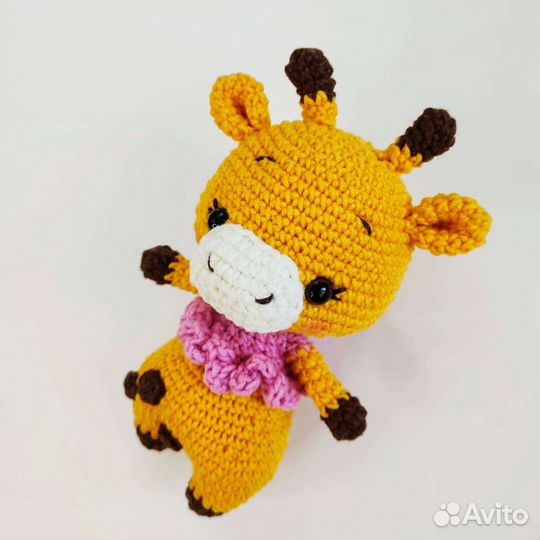 Вязаная игрушка жираф