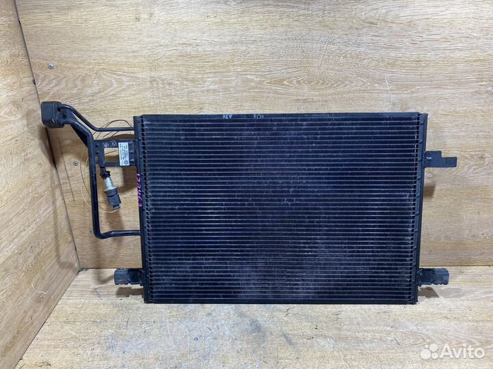 Радиатор кондиционера VW Passat B5 + W8 128463