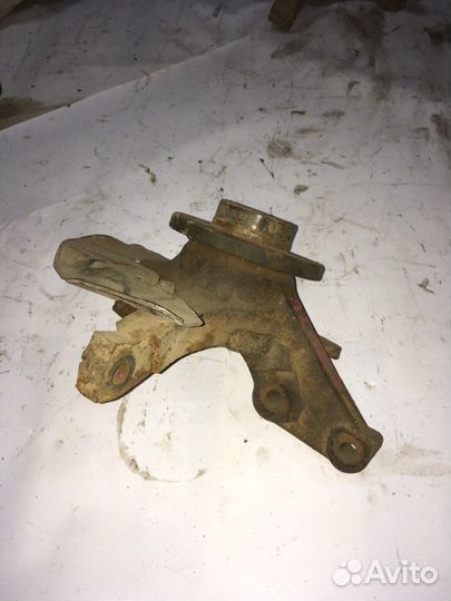 Кулак поворотный ступица в сборе передний левый