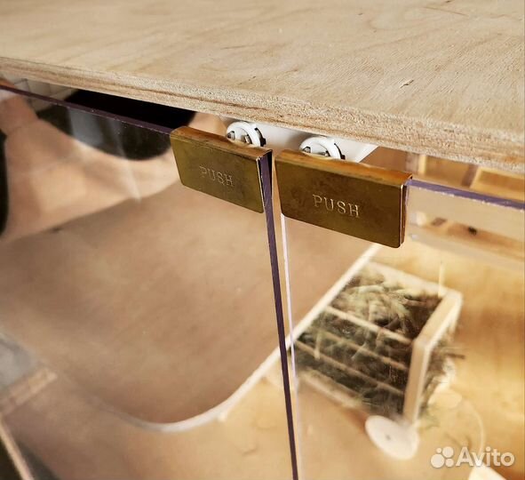 Витрина для шиншилл и др. животных с наполнением