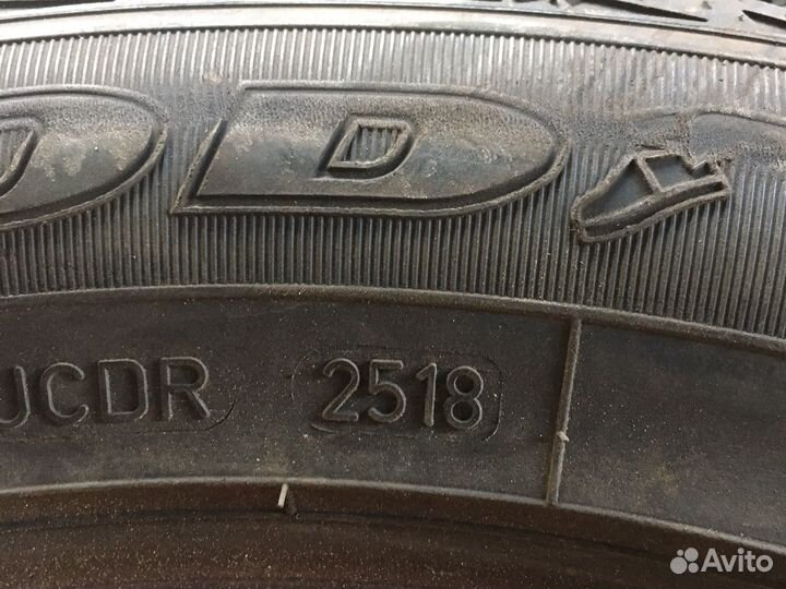 Goodyear UltraGrip Ice+ 215/55 R17 94T