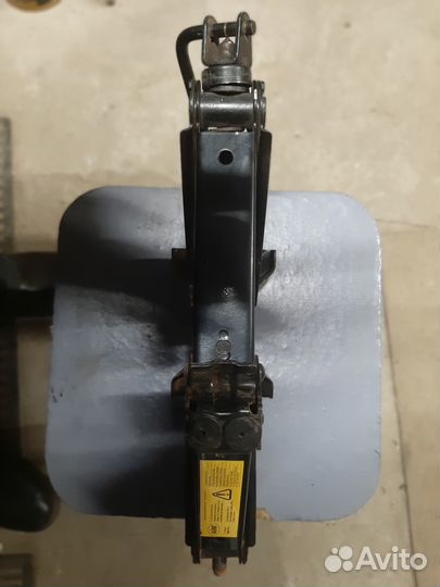 Домкрат винтовой