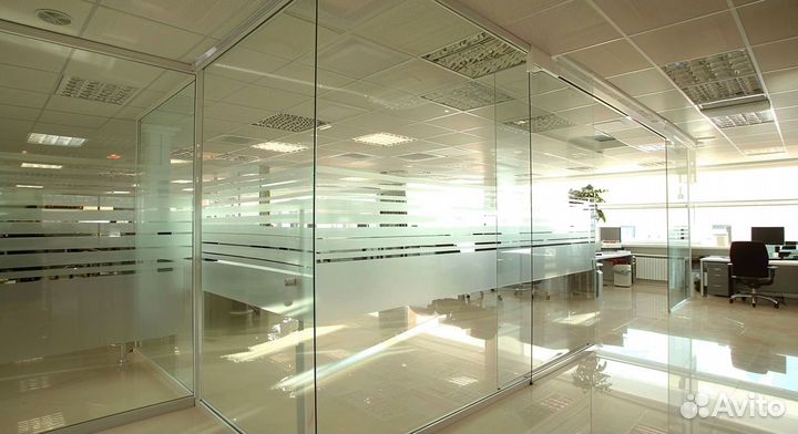 Раздвижные стеклянные перегородки