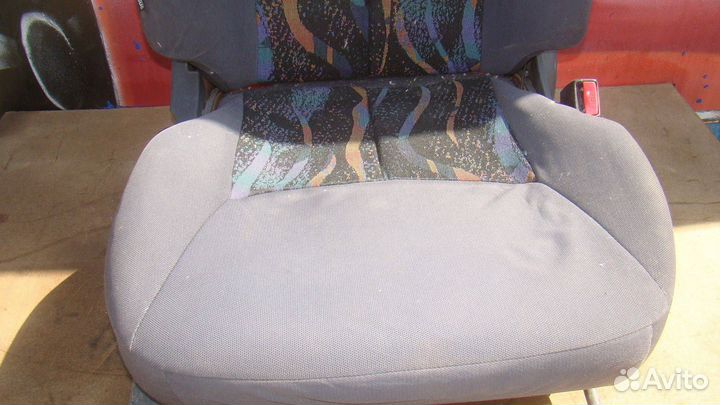 Сиденье переднее правое Nissan Almera (N16) 2000