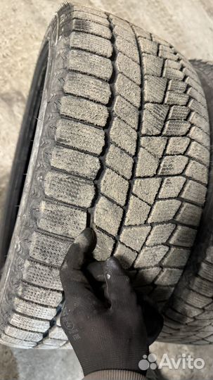 Maxxis ArcticTrekker NP3 235/45 R18 98T