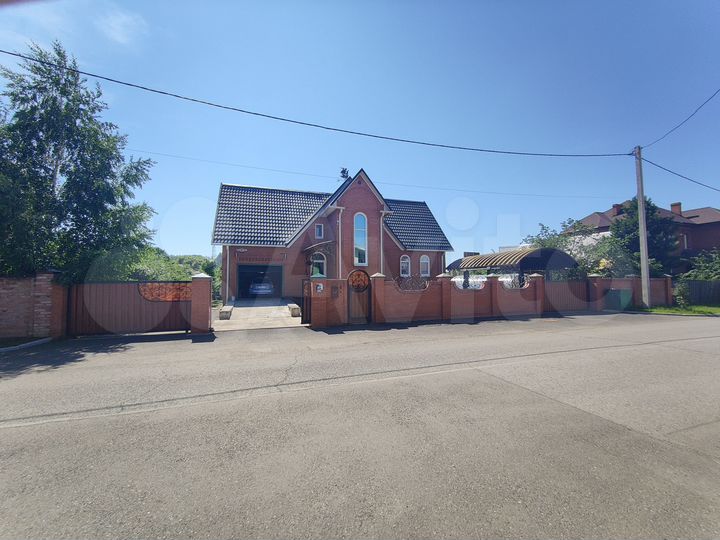 Коттедж 315 м² на участке 10 сот.