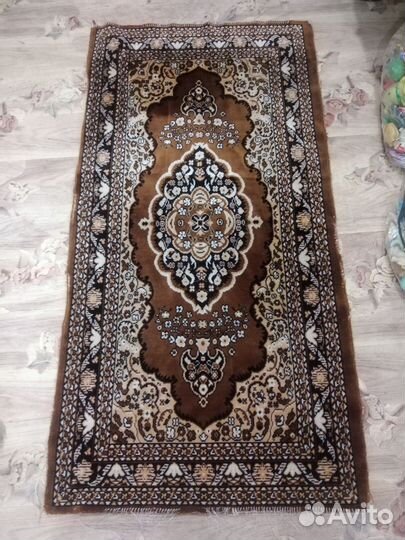 Ковровое покрывало СССР на диван и кресло