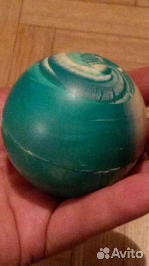 3 маленьких мячика игральный кубик