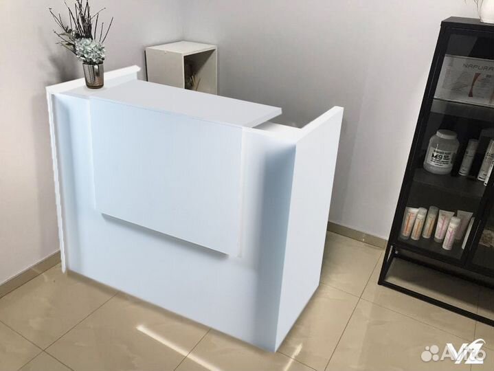 Стойка ресепшн