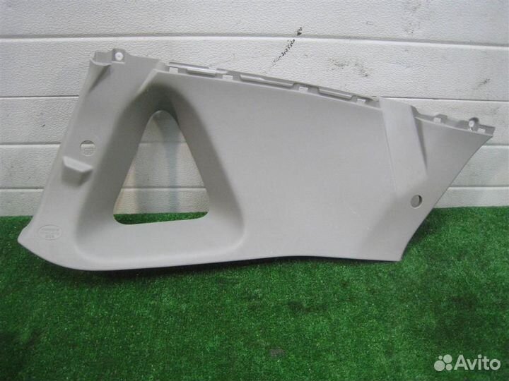 Обшивка левой стойки Toyota Verso R2 2015