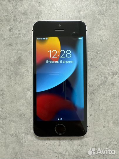iPhone SE, 32 ГБ