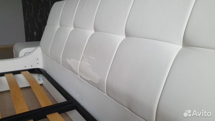 Кровать двухспальная с тумбочками и матрасом