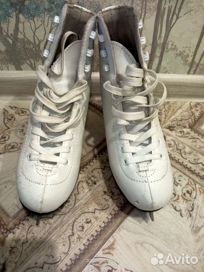 Коньки фигурные 36 размер