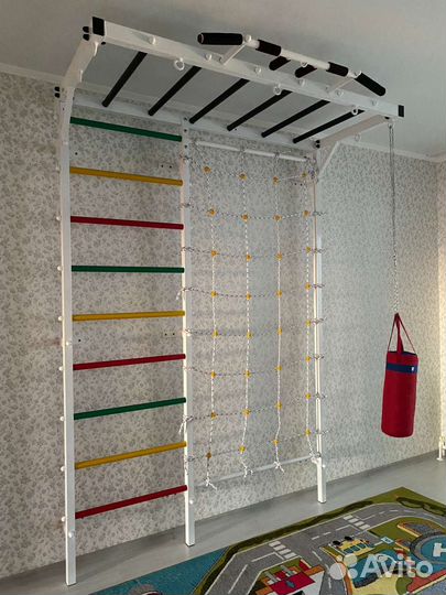 Шведская стенка, Турник