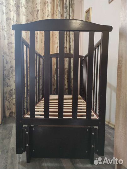 Детская кроватка + матрас+принадлежности